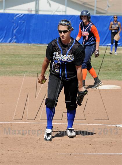 Thumbnail 1 in Cypress vs. Valencia photogallery.