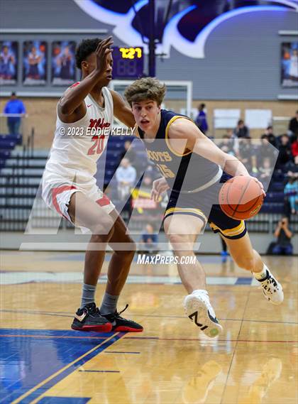 Thumbnail 2 in Lake Highlands vs. Highland Park (In-N-Out Tournament) photogallery.