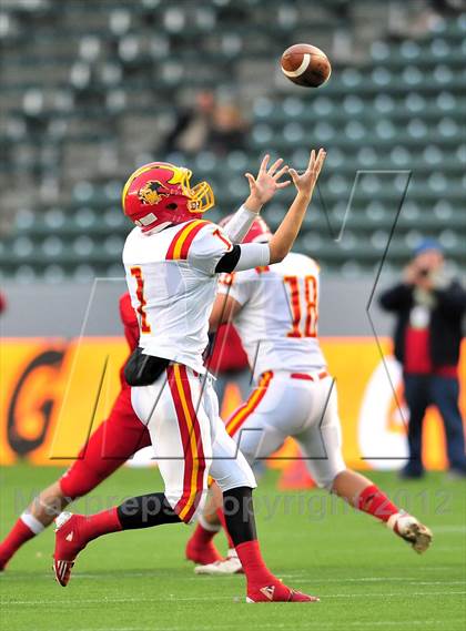 Thumbnail 2 in Oakdale vs. Serra ( CIF State D2 Final) photogallery.