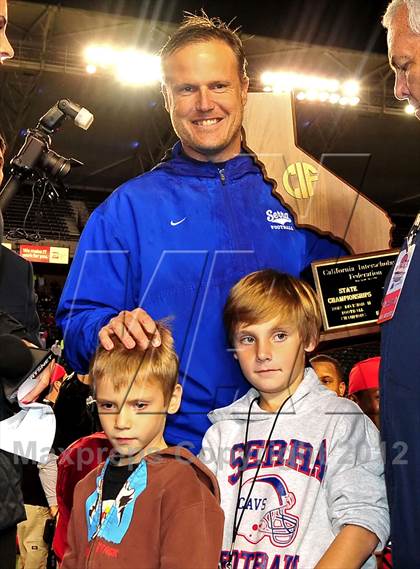 Thumbnail 3 in Oakdale vs. Serra ( CIF State D2 Final) photogallery.