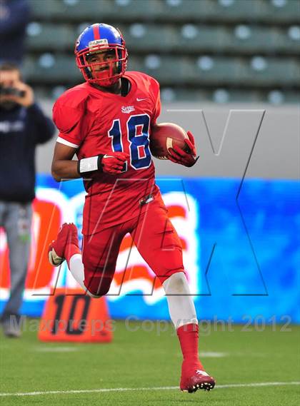 Thumbnail 1 in Oakdale vs. Serra ( CIF State D2 Final) photogallery.