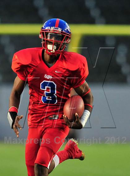 Thumbnail 1 in Oakdale vs. Serra ( CIF State D2 Final) photogallery.