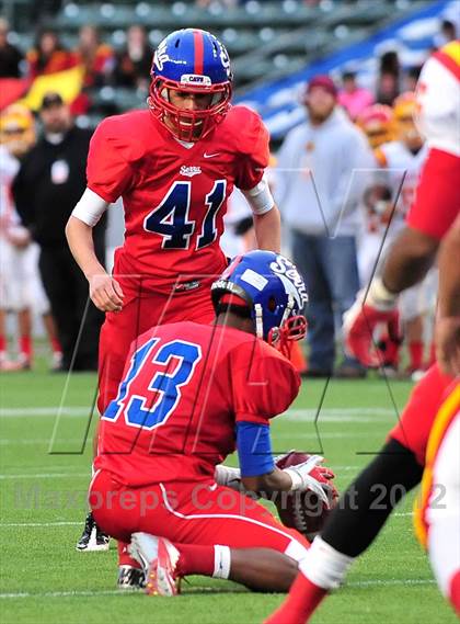 Thumbnail 1 in Oakdale vs. Serra ( CIF State D2 Final) photogallery.