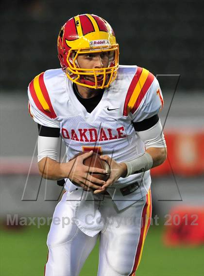 Thumbnail 3 in Oakdale vs. Serra ( CIF State D2 Final) photogallery.