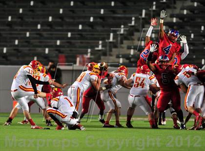 Thumbnail 1 in Oakdale vs. Serra ( CIF State D2 Final) photogallery.