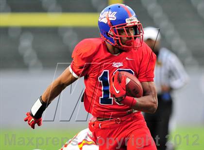 Thumbnail 1 in Oakdale vs. Serra ( CIF State D2 Final) photogallery.