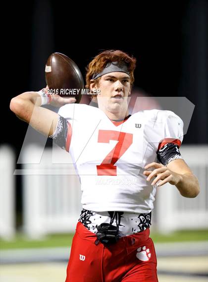 Thumbnail 3 in Bentonville West vs. Cabot photogallery.