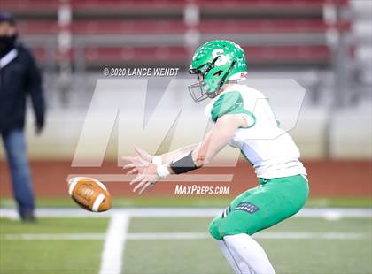 Thumbnail 2 in Sedgwick County vs. Sanford (CHSAA 8-Man State Championship) photogallery.