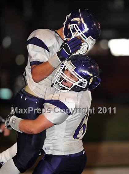 Thumbnail 1 in Alvarado vs. Henderson (3A Division 1 Semifinals) photogallery.