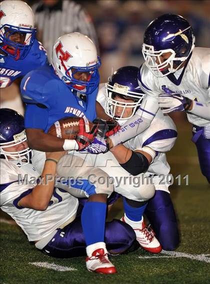 Thumbnail 2 in Alvarado vs. Henderson (3A Division 1 Semifinals) photogallery.