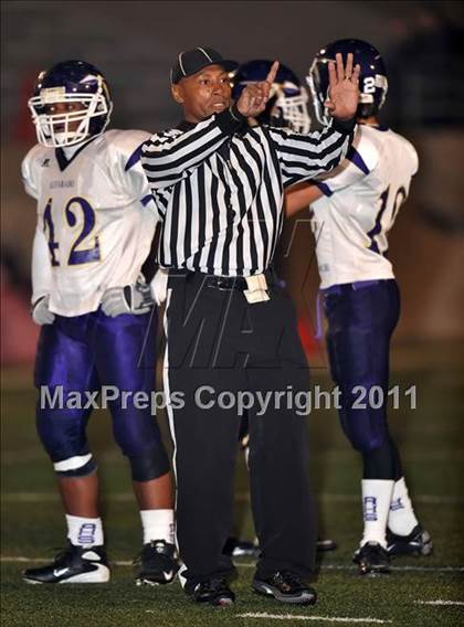 Thumbnail 1 in Alvarado vs. Henderson (3A Division 1 Semifinals) photogallery.