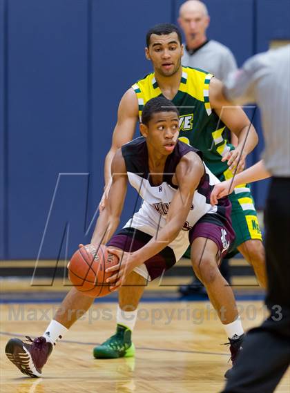 Thumbnail 2 in Rowe @ Highlands (NISD Boys Basketball Tournament) photogallery.