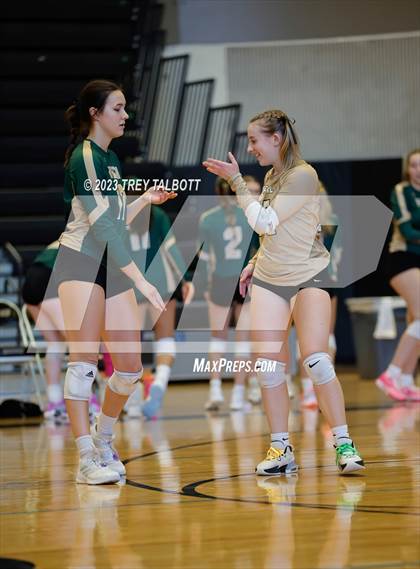 Thumbnail 1 in Union-Endicott vs Vestal (NYSPHSAA Class AA Section IV Final) photogallery.