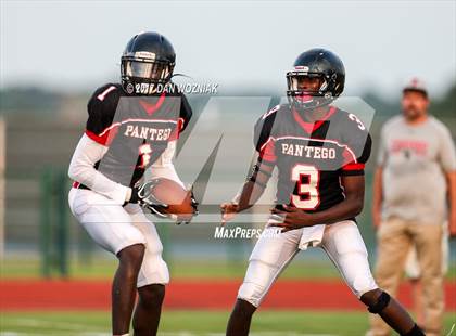 Thumbnail 3 in Oakridge vs. Pantego Christian photogallery.