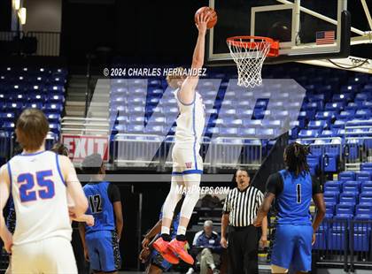 Thumbnail 2 in Cypress Creek vs. Westlake (Cy-Hoops Invitational) photogallery.