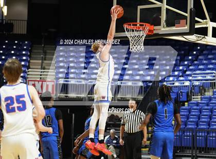 Thumbnail 3 in Cypress Creek vs. Westlake (Cy-Hoops Invitational) photogallery.