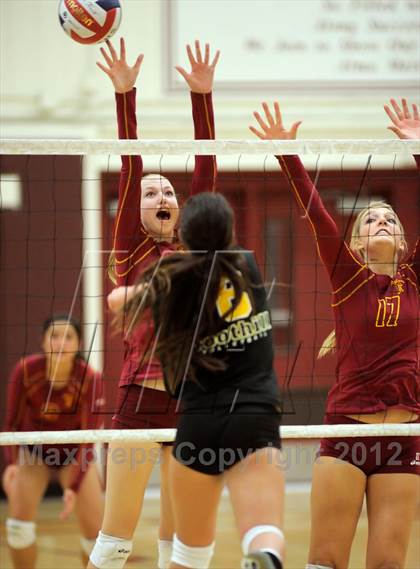 Thumbnail 3 in Foothill @ Esperanza photogallery.