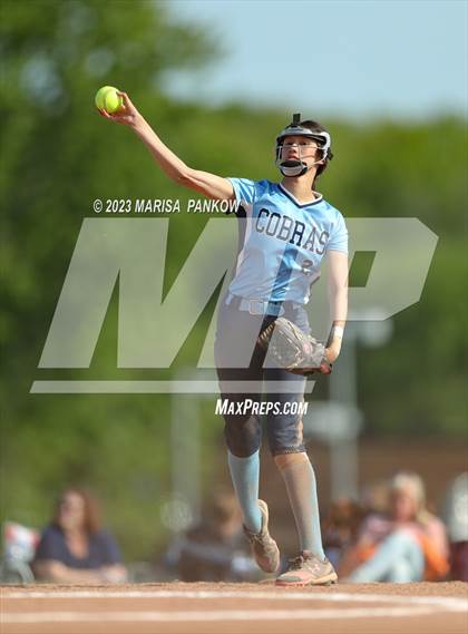 Thumbnail 2 in Bishop Grimes vs Phoenix photogallery.