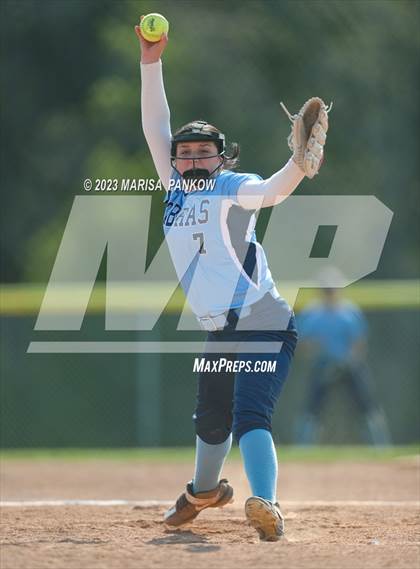 Thumbnail 2 in Bishop Grimes vs Phoenix photogallery.