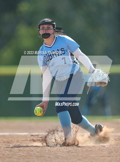 Thumbnail 3 in Bishop Grimes vs Phoenix photogallery.