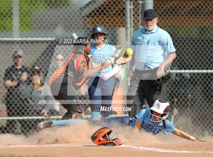 Thumbnail 3 in Bishop Grimes vs Phoenix photogallery.