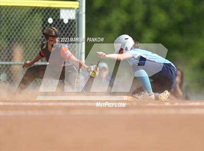 Thumbnail 3 in Bishop Grimes vs Phoenix photogallery.