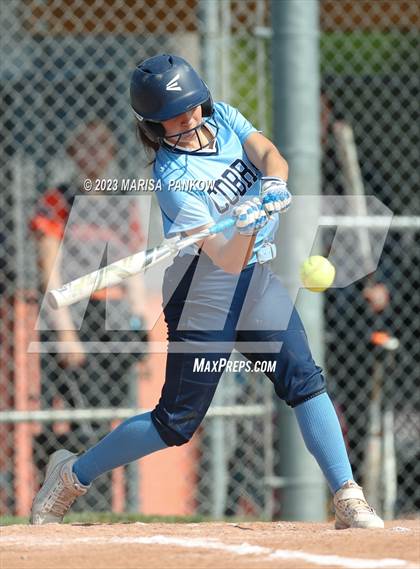 Thumbnail 3 in Bishop Grimes vs Phoenix photogallery.