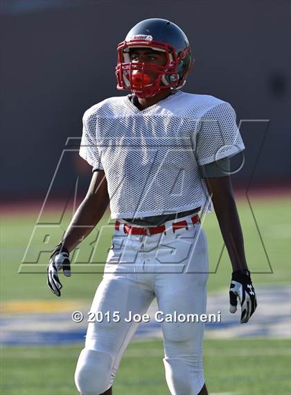 Thumbnail 1 in Lee [Robert E.] vs Highlands (Scrimmage) photogallery.