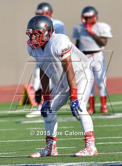 Thumbnail 1 in Lee [Robert E.] vs Highlands (Scrimmage) photogallery.