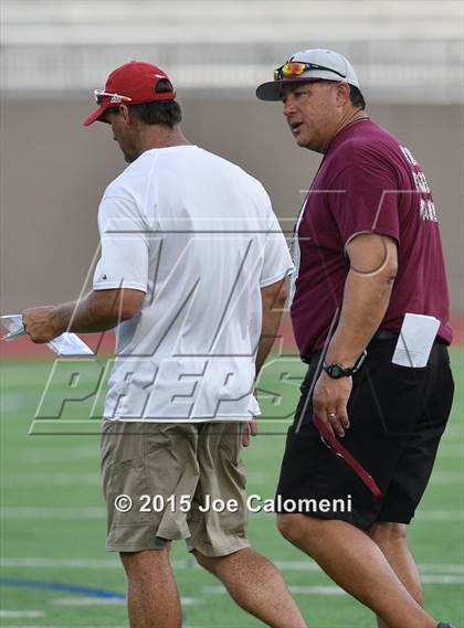 Thumbnail 2 in Lee [Robert E.] vs Highlands (Scrimmage) photogallery.