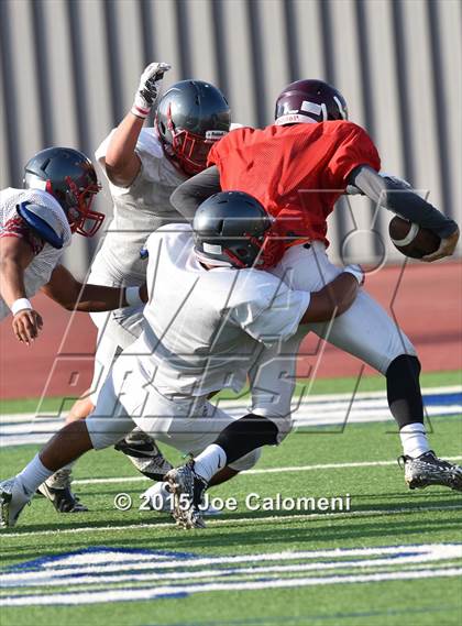 Thumbnail 2 in Lee [Robert E.] vs Highlands (Scrimmage) photogallery.