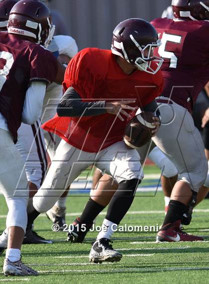 Thumbnail 1 in Lee [Robert E.] vs Highlands (Scrimmage) photogallery.