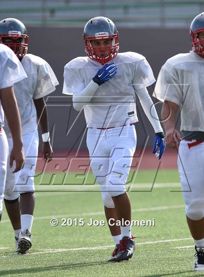Thumbnail 1 in Lee [Robert E.] vs Highlands (Scrimmage) photogallery.