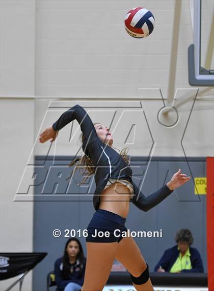 Thumbnail 3 in Reagan [Ronald] vs Smithson Valley (NEISD Invitational) photogallery.