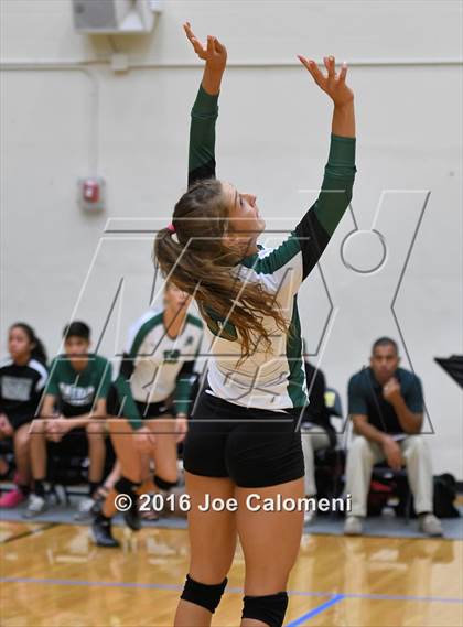 Thumbnail 1 in Reagan [Ronald] vs Smithson Valley (NEISD Invitational) photogallery.