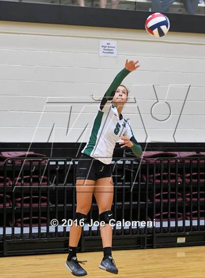 Thumbnail 3 in Reagan [Ronald] vs Smithson Valley (NEISD Invitational) photogallery.