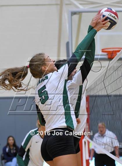 Thumbnail 2 in Reagan [Ronald] vs Smithson Valley (NEISD Invitational) photogallery.
