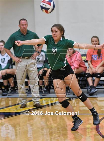 Thumbnail 3 in Reagan [Ronald] vs Smithson Valley (NEISD Invitational) photogallery.