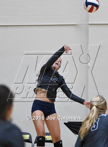 Thumbnail 3 in Reagan [Ronald] vs Smithson Valley (NEISD Invitational) photogallery.