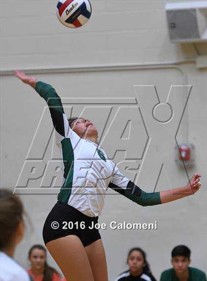 Thumbnail 2 in Reagan [Ronald] vs Smithson Valley (NEISD Invitational) photogallery.