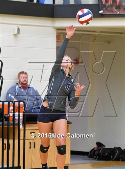 Thumbnail 3 in Reagan [Ronald] vs Smithson Valley (NEISD Invitational) photogallery.