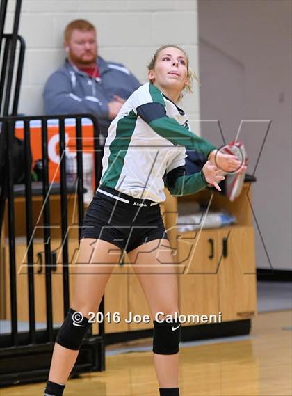 Thumbnail 2 in Reagan [Ronald] vs Smithson Valley (NEISD Invitational) photogallery.