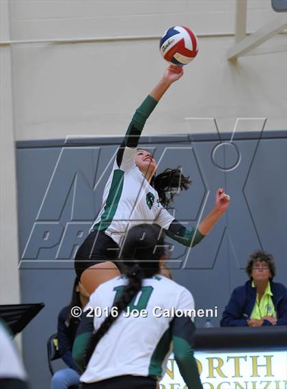 Thumbnail 2 in Reagan [Ronald] vs Smithson Valley (NEISD Invitational) photogallery.