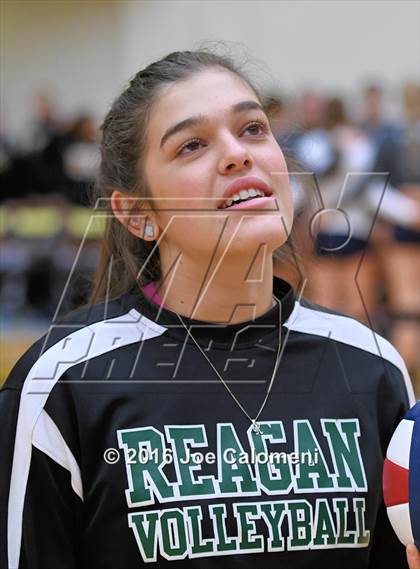 Thumbnail 2 in Reagan [Ronald] vs Smithson Valley (NEISD Invitational) photogallery.