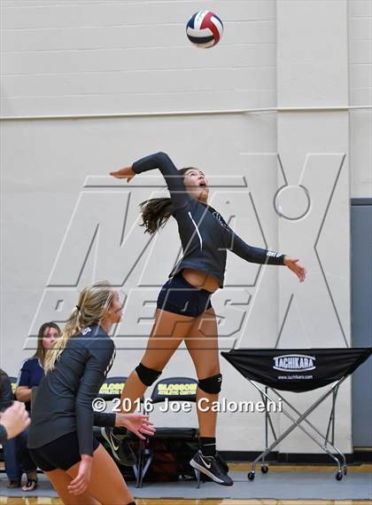Thumbnail 1 in Reagan [Ronald] vs Smithson Valley (NEISD Invitational) photogallery.