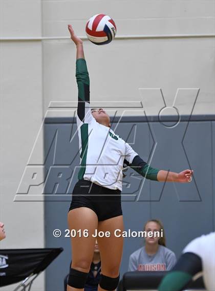 Thumbnail 3 in Reagan [Ronald] vs Smithson Valley (NEISD Invitational) photogallery.