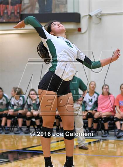 Thumbnail 3 in Reagan [Ronald] vs Smithson Valley (NEISD Invitational) photogallery.
