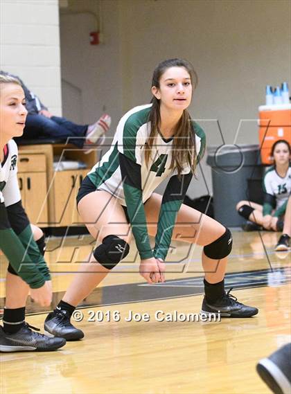 Thumbnail 1 in Reagan [Ronald] vs Smithson Valley (NEISD Invitational) photogallery.
