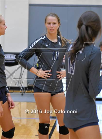 Thumbnail 2 in Reagan [Ronald] vs Smithson Valley (NEISD Invitational) photogallery.