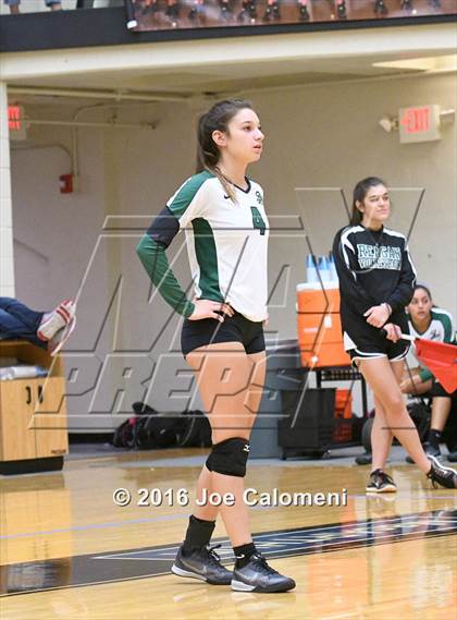 Thumbnail 2 in Reagan [Ronald] vs Smithson Valley (NEISD Invitational) photogallery.
